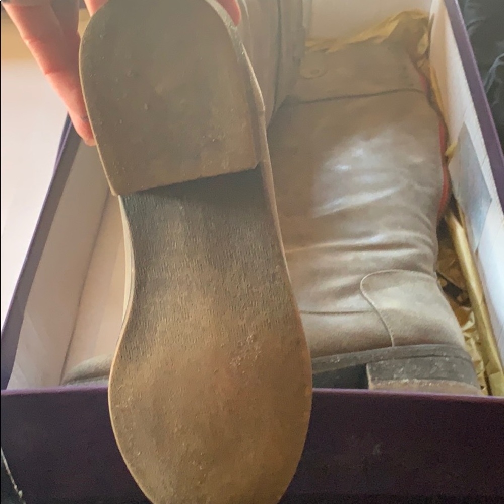 Gray Boots - image 3